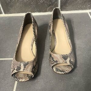RARE Nike + Cole Haan peep toe snake skin design wedge. Side 7.5